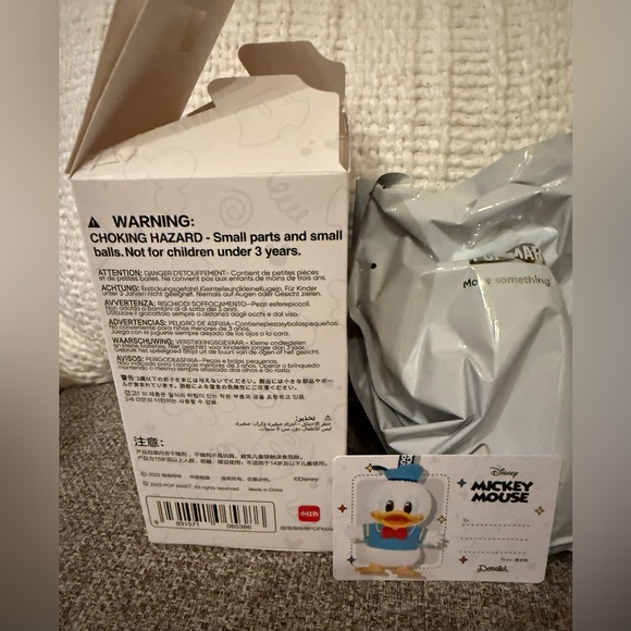 PopMart Mickey Family Cute Together Keychain - confirmed Donald Duck - Picture 6 of 6